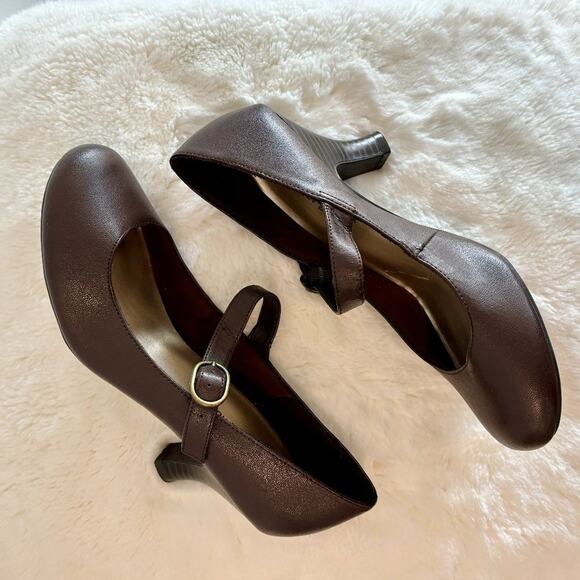 Lower East Side Women's Buckle Strap Classic Mary Jane 2" Heel Size 9 Brown - Picture 1 of 7